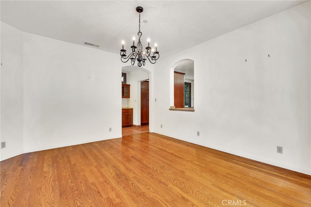 1345 Indiana Property Photo 27
