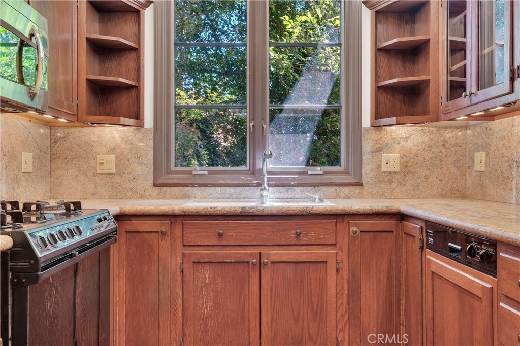 1345 Indiana Property Photo 32
