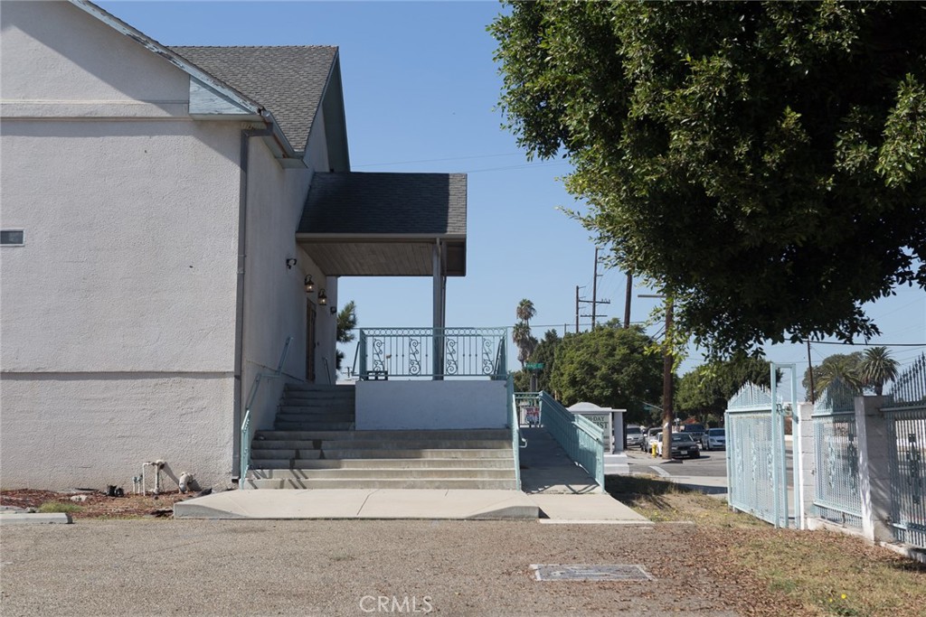 1226 W Compton Property Photo 4