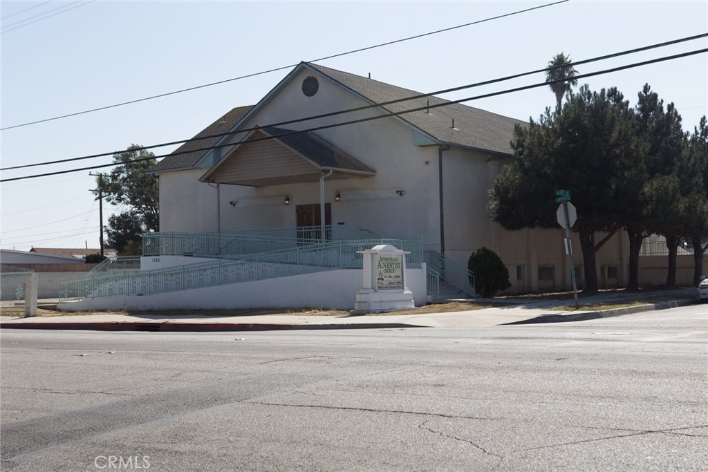1226 W Compton Property Photo 5