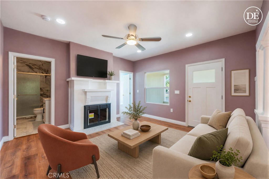 2041 W 29th Place Property Photo 3