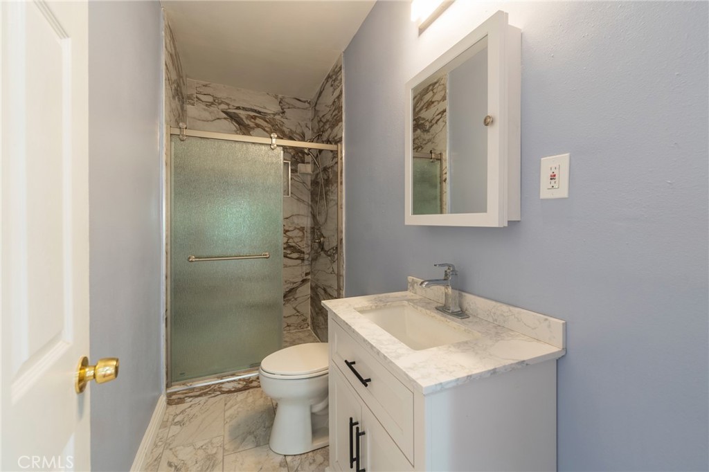 2041 W 29th Place Property Photo 19