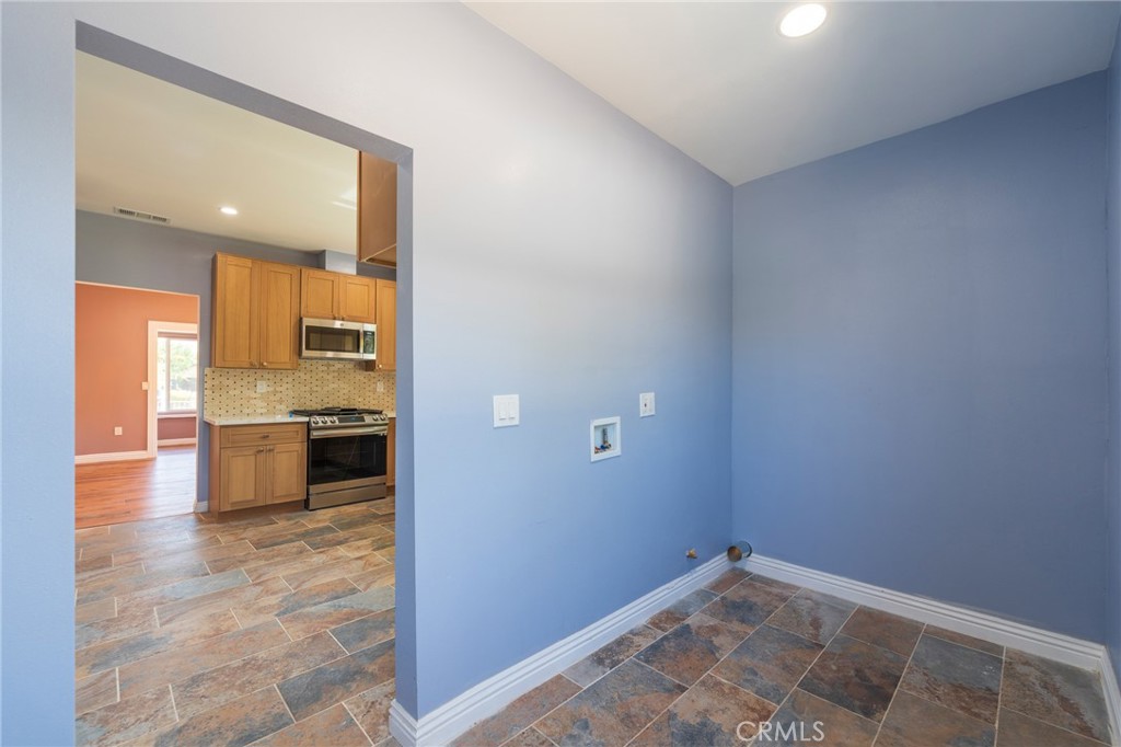 2041 W 29th Place Property Photo 32