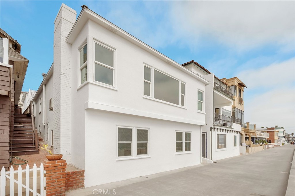 1016 The Strand Property Photo 7
