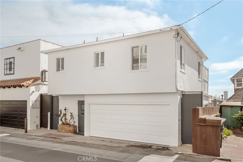 1016 The Strand Property Photo 8