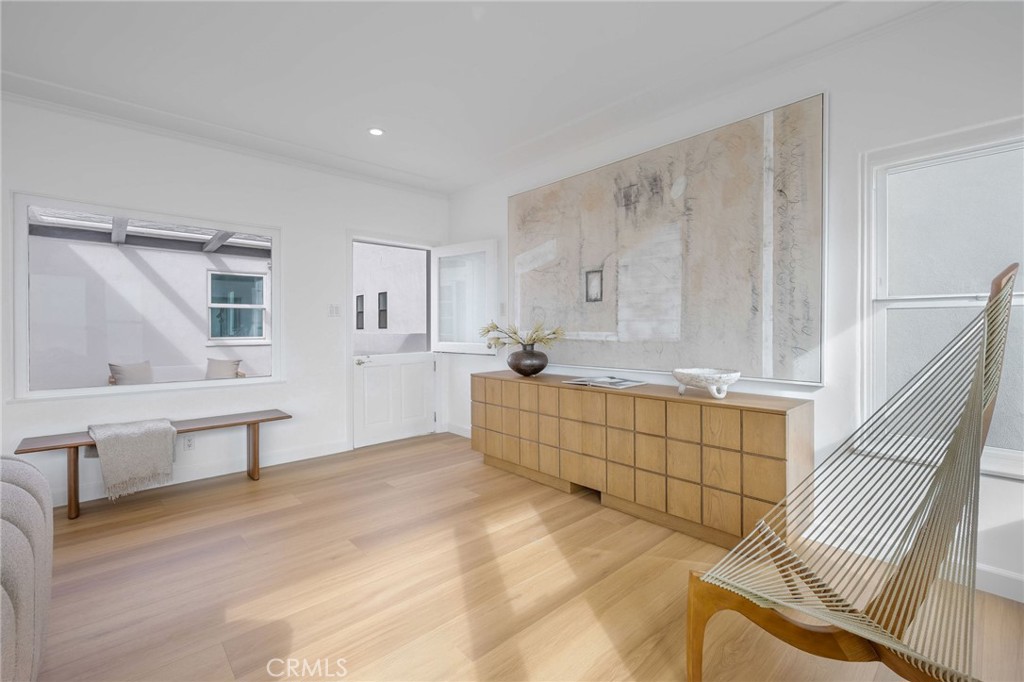 1016 The Strand Property Photo 14