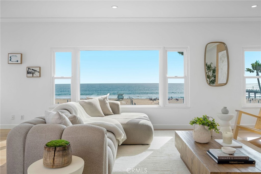 1016 The Strand Property Photo 15