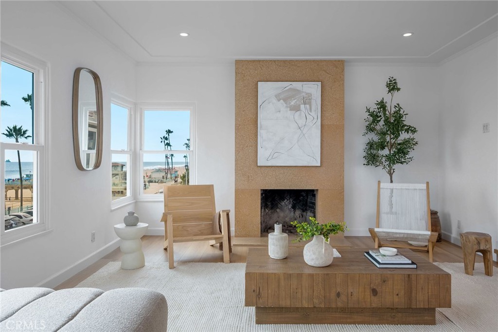 1016 The Strand Property Photo 16
