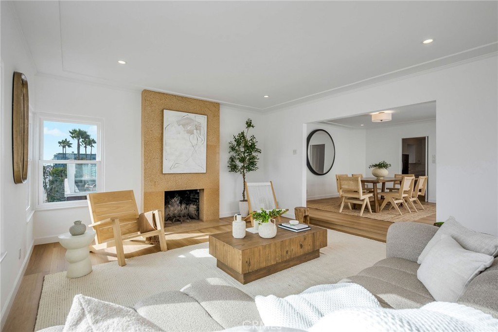1016 The Strand Property Photo 18
