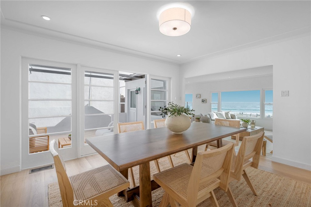 1016 The Strand Property Photo 20
