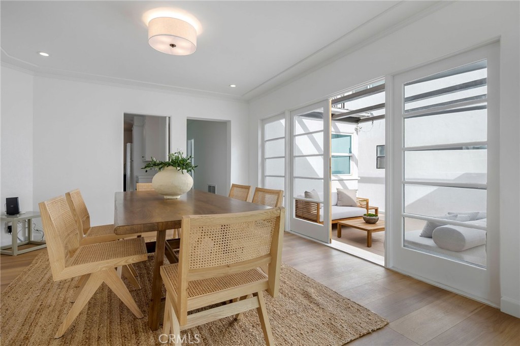 1016 The Strand Property Photo 22