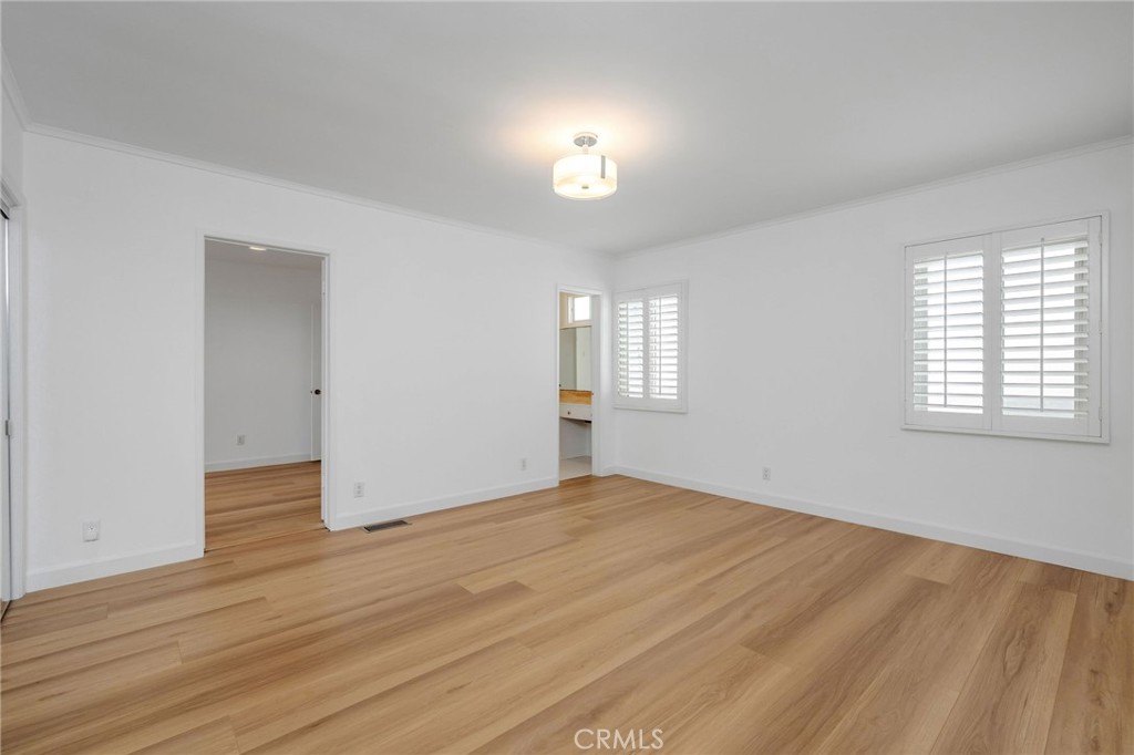 1016 The Strand Property Photo 30