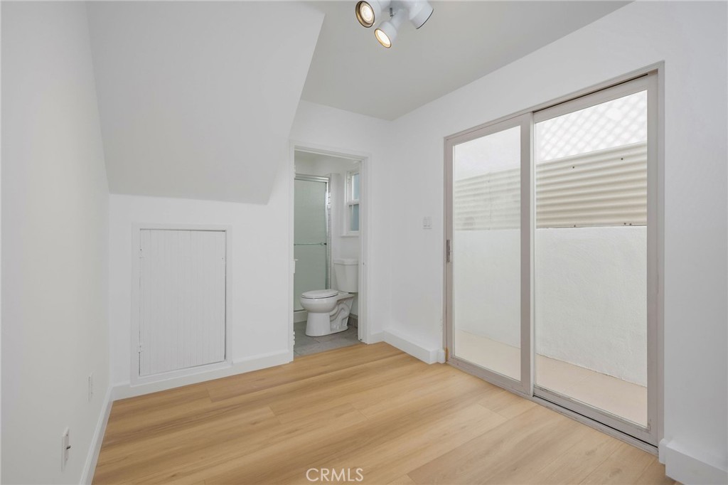 1016 The Strand Property Photo 32