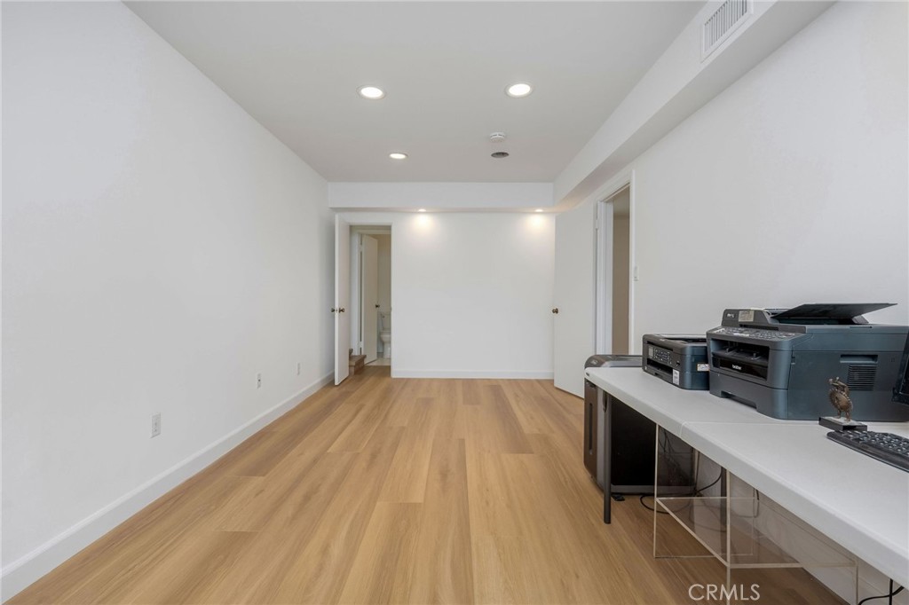 1016 The Strand Property Photo 35