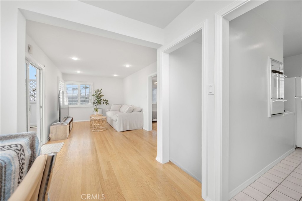 1016 The Strand Property Photo 43