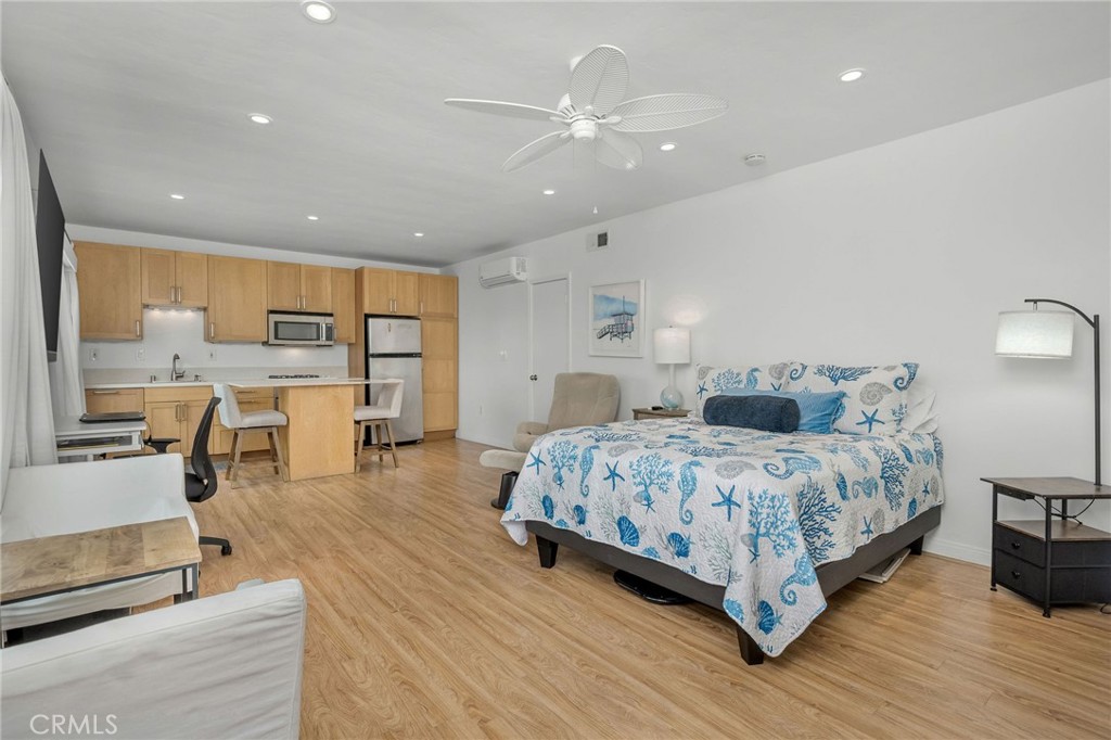 1016 The Strand Property Photo 49
