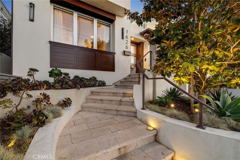 1626 1st Street Property Photo 3