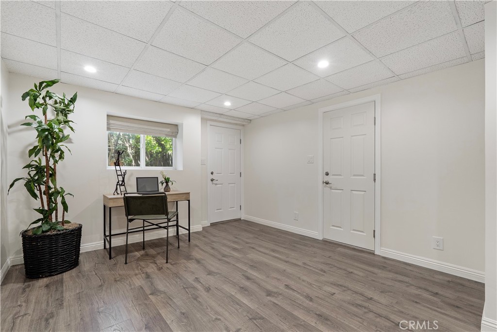 29411 N Enrose Property Photo 11