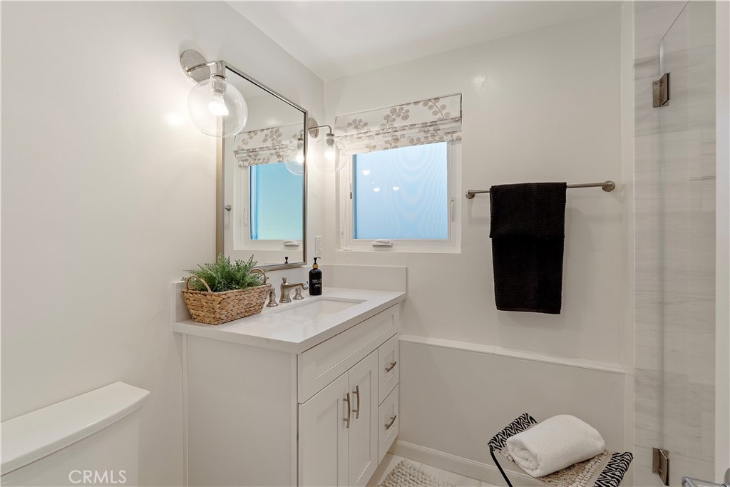 29411 N Enrose Property Photo 12