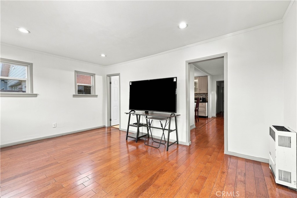 233 E Louise Street Property Photo 4