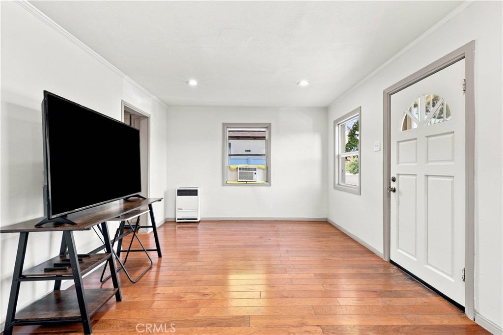 233 E Louise Street Property Photo 5