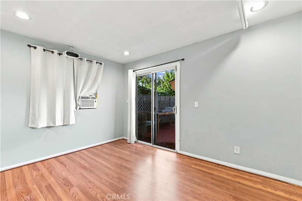 233 E Louise Street Property Photo 16