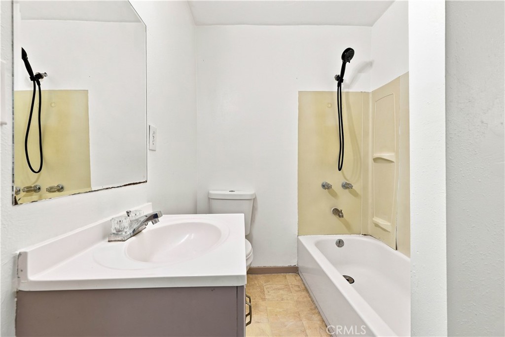 233 E Louise Street Property Photo 18