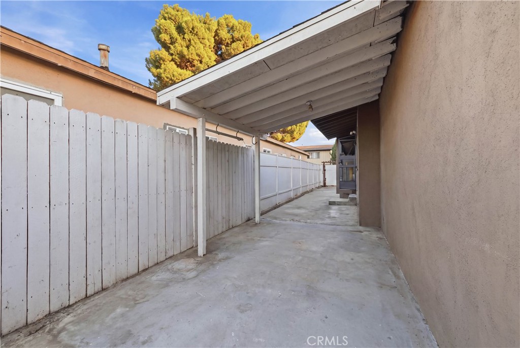 233 E Louise Street Property Photo 27