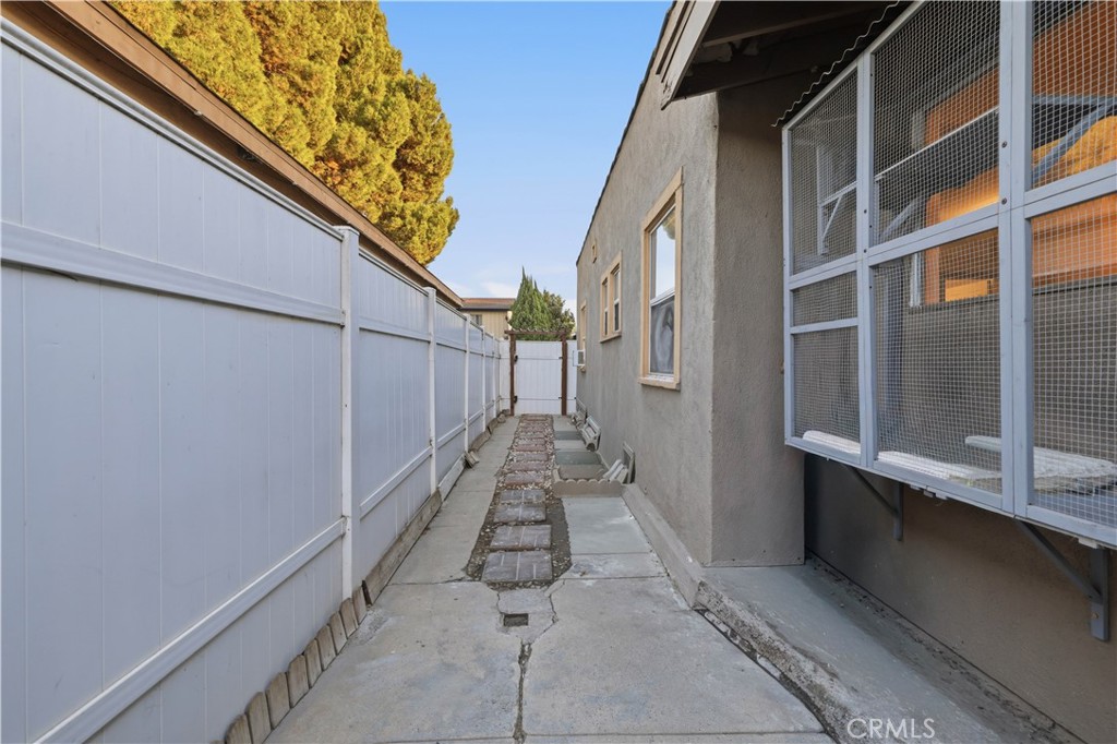 233 E Louise Street Property Photo 28