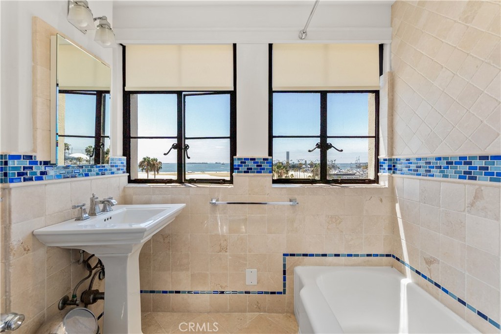 800 E Ocean Blvd 201 Property Photo 23