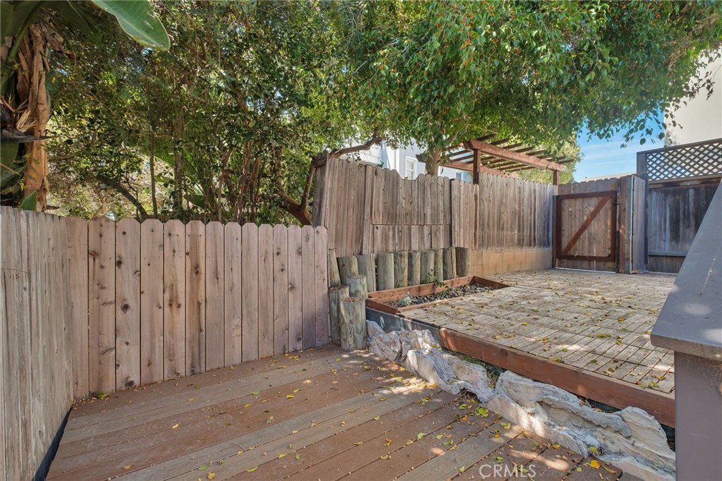 123 22nd Property Photo 23