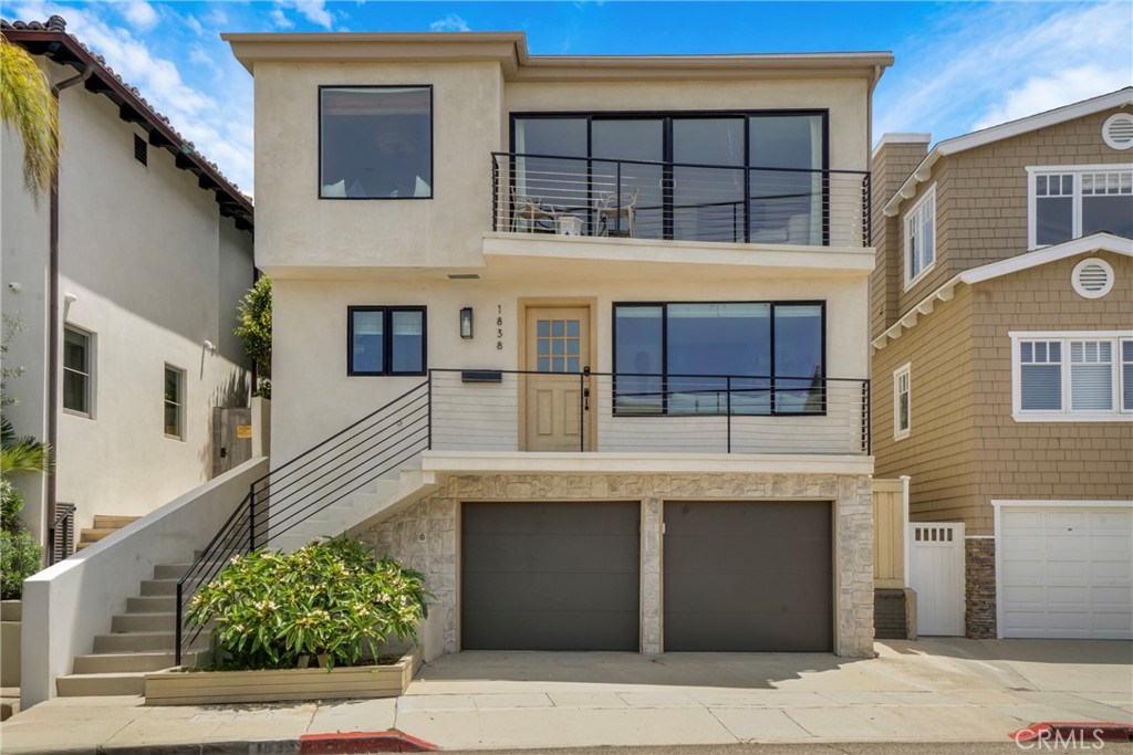 1838 Manhattan Ave Property Photo 1