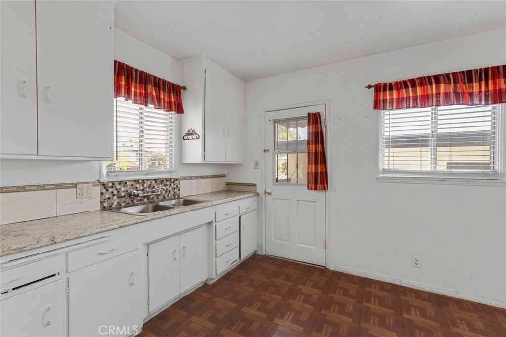 1515 N Hollywood Property Photo 13