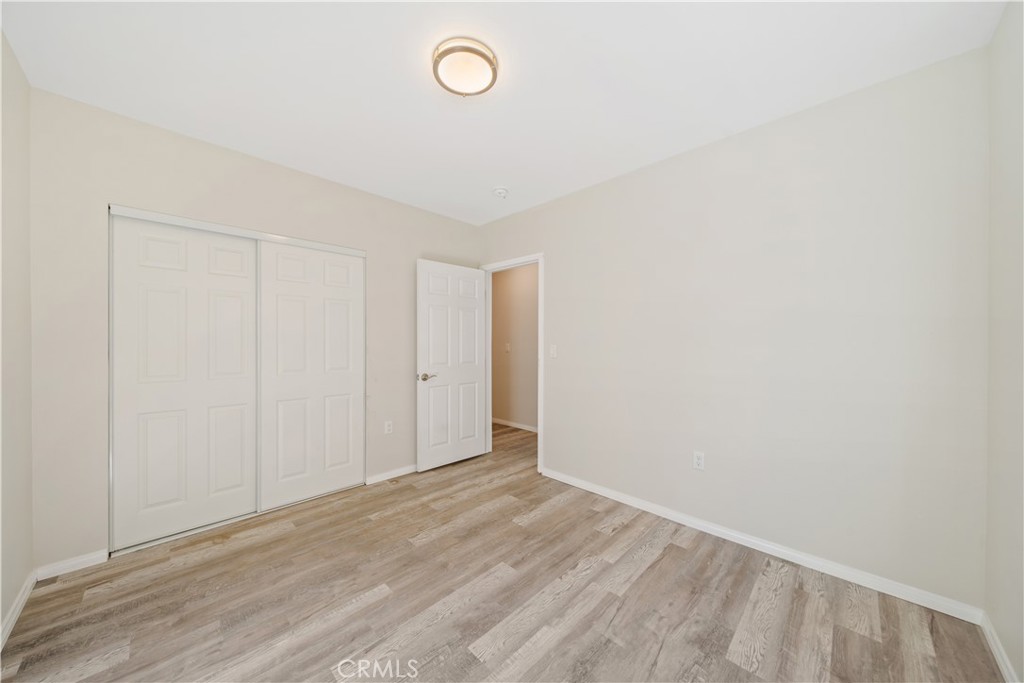 324 W 51st St Property Photo 12