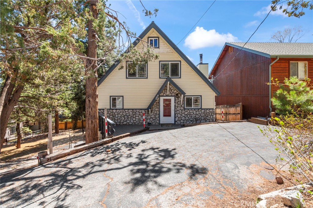 366 Curly Property Photo 2