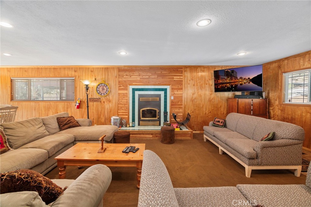366 Curly Property Photo 3