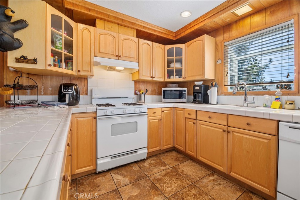 366 Curly Property Photo 6
