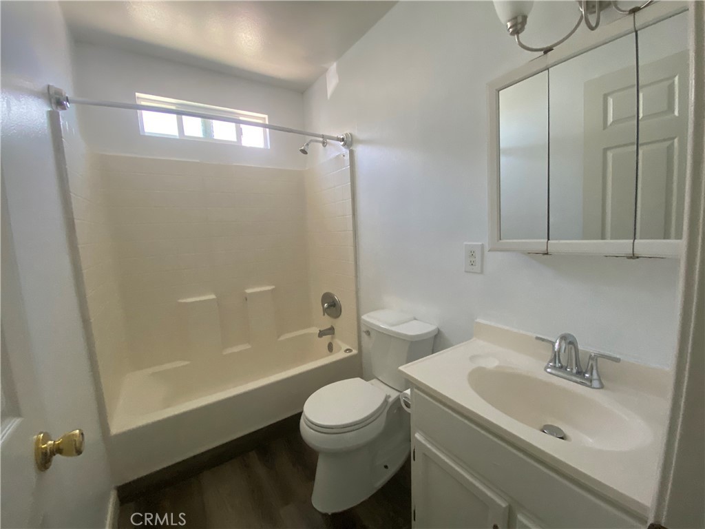 732 W 21st Property Photo 13