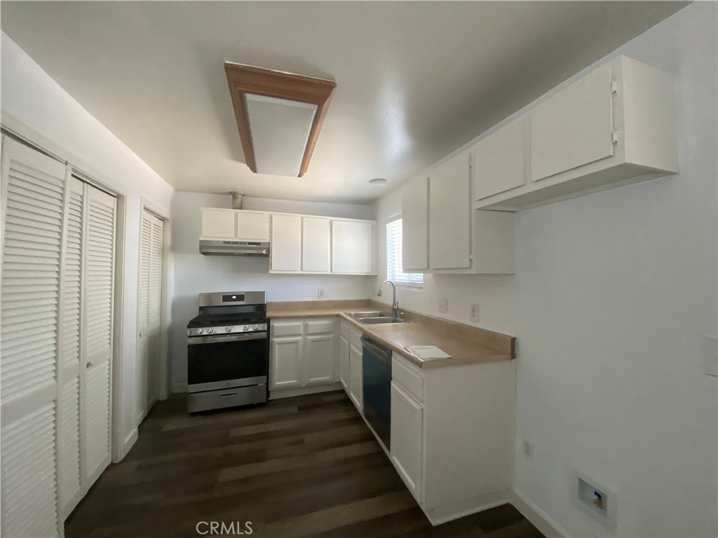 732 W 21st Property Photo 14