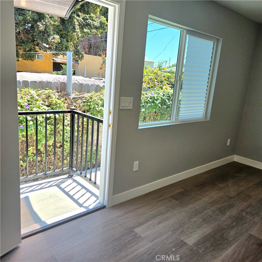8903 Baring Cross Property Photo 4