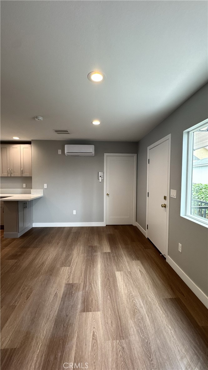 8903 Baring Cross Property Photo 5
