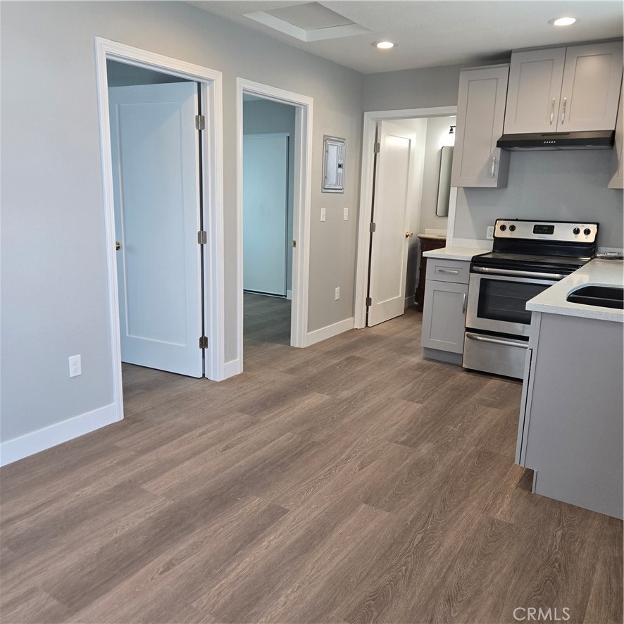 8903 Baring Cross Property Photo 10