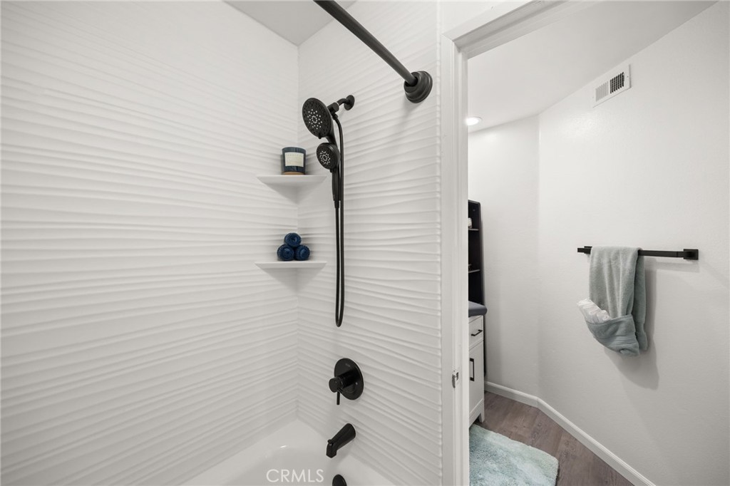 1380 W Capitol 307 Property Photo 17