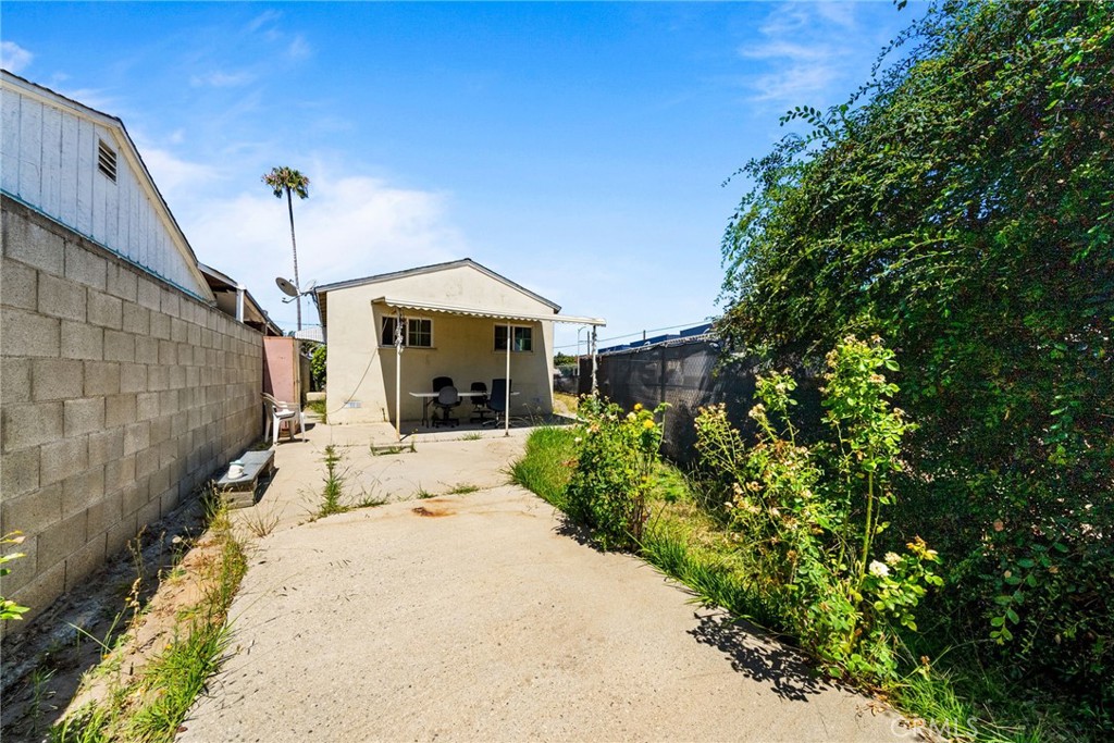 24412 Broad Property Photo 6
