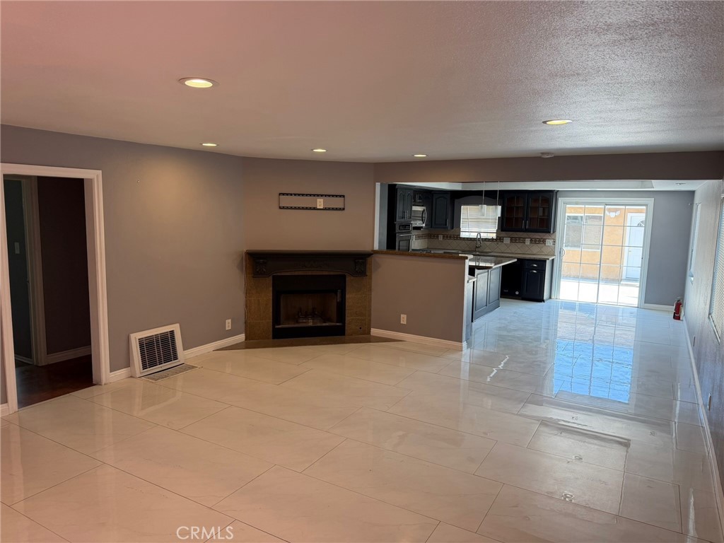 2752 E Harrison Property Photo 4