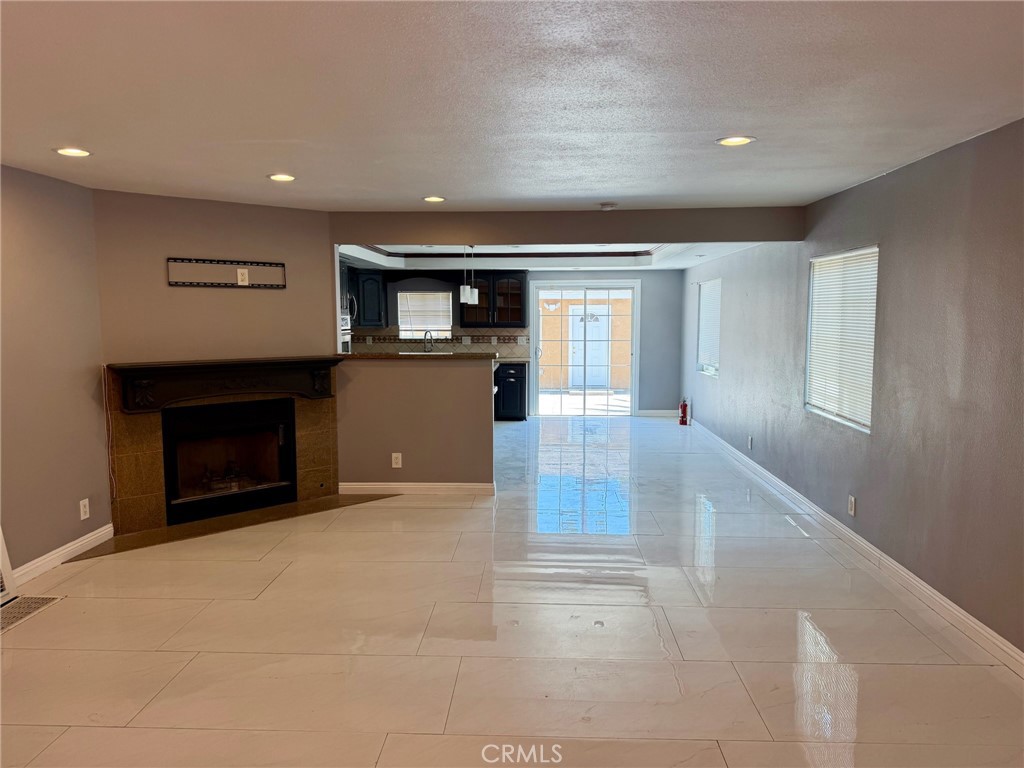 2752 E Harrison Property Photo 5