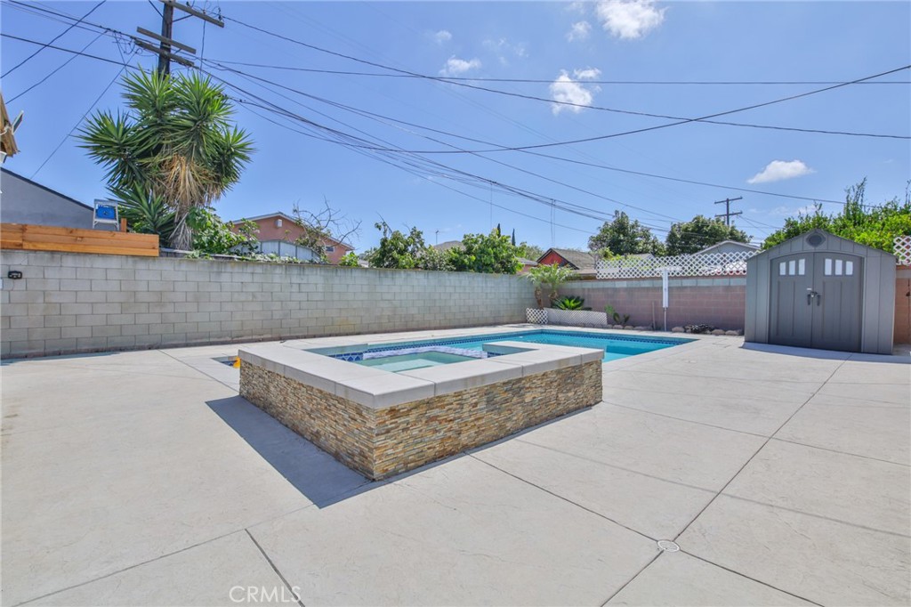 164 E 235th Street Property Photo 8
