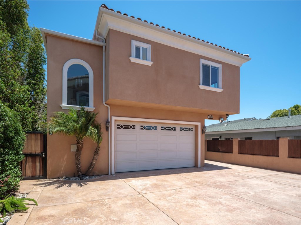 18426 Mansel Property Photo 2