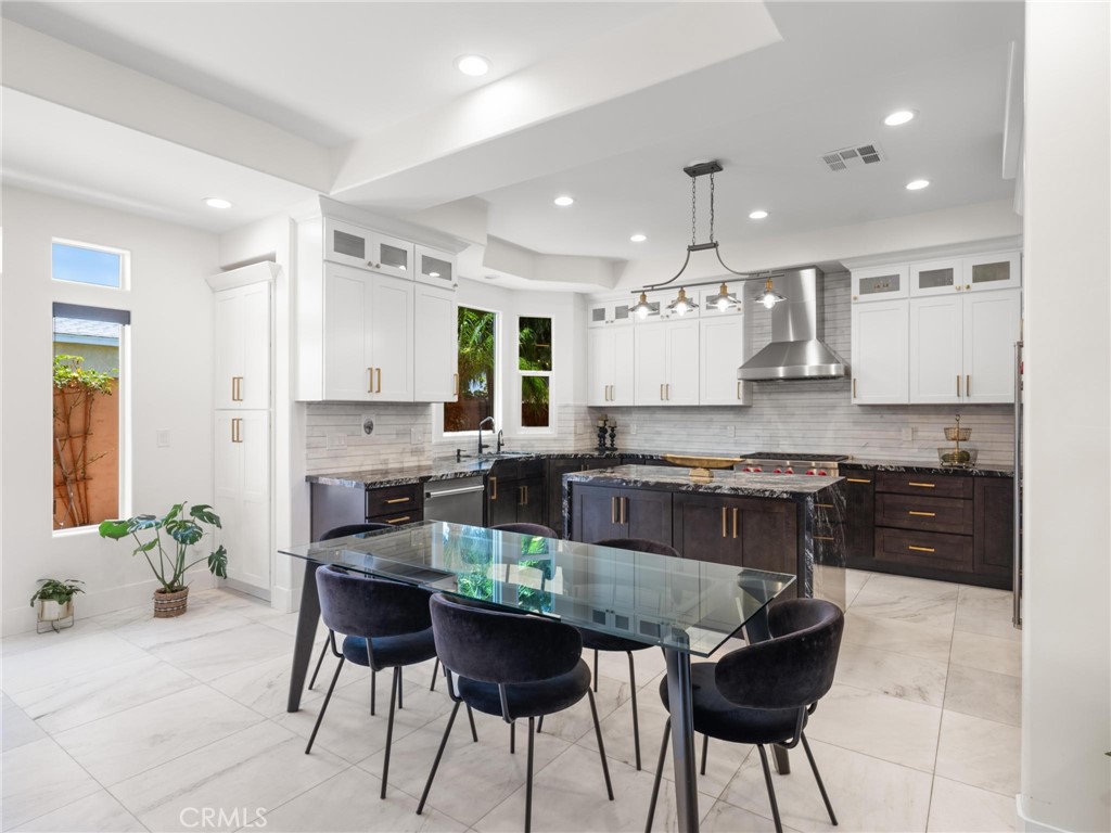 18426 Mansel Property Photo 12
