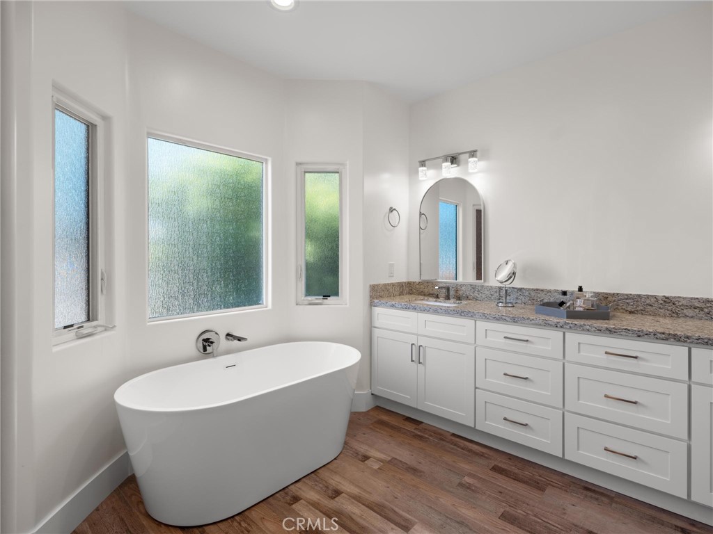 18426 Mansel Property Photo 45